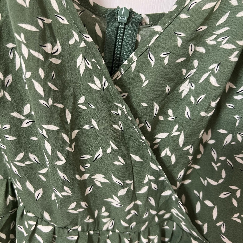 NWT Cupshe Abstract Print Chiffon Dress M - Picture 11 of 13